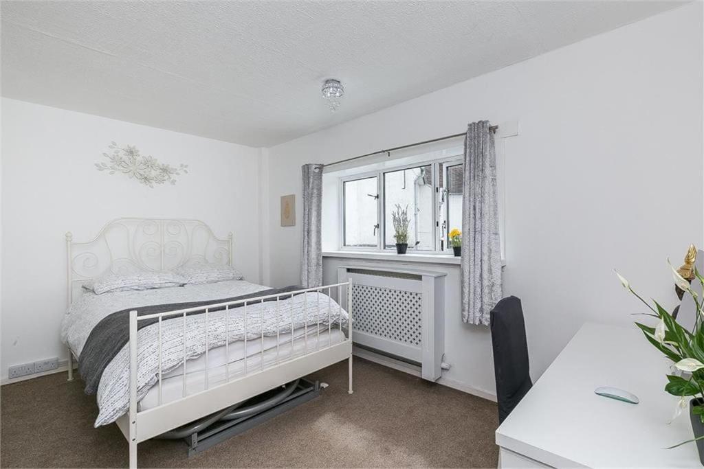 Dreghorn House 4 Bedrooms 3 Toilets 3 Reception Free Parking 233 Mbp Wifi Единбург Екстер'єр фото